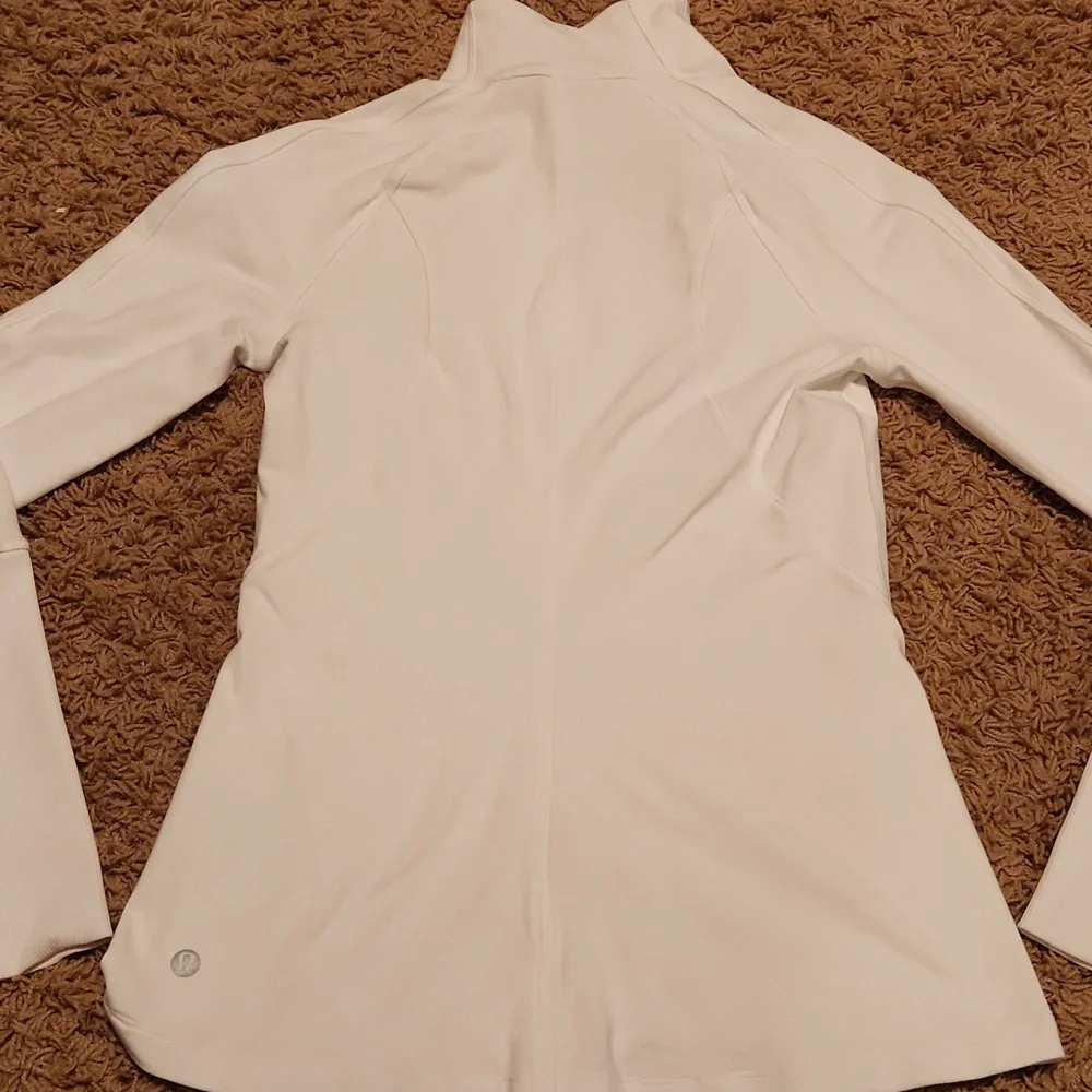 Lululemon Athletica White Long Sleeve Athletic Shirt Size 6 - Picture 6 of 8
